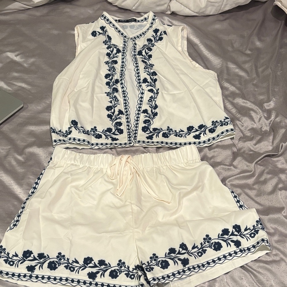 SHEIN White and Blue Embroidered Set